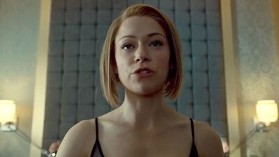 Tatiana Maslany - Orphan Black - S04E10 - Film nackt
