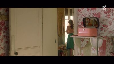 Léa Seydoux - Roses à Crédit - Film nackt