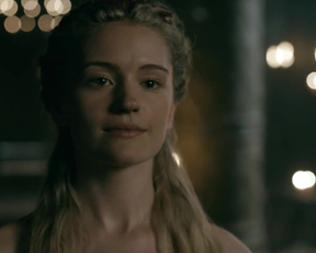 Alicia Agneson - Vikings Plot - Film nackt