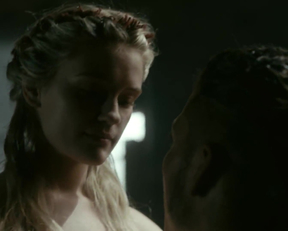 Alicia Agneson - Vikings Plot - Film nackt
