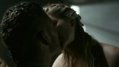 Alicia Agneson - Vikings Plot - Film nackt