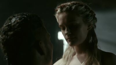 Alicia Agneson - Vikings Plot - Film nackt
