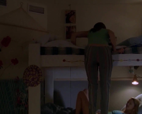 Jayne Wisener's Plot Is Not Afraid Of Boogieman 3 - Film nackt