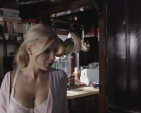 Charlotte McKinney's Plot In A Music Video - Film nackt
