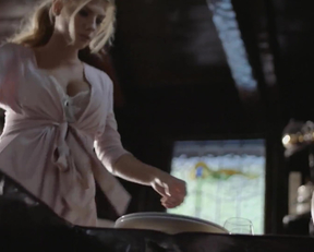 Charlotte McKinney's Plot In A Music Video - Film nackt