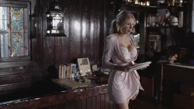 Charlotte McKinney's Plot In A Music Video - Film nackt