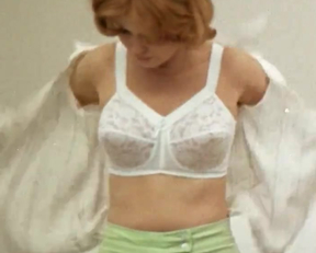 Sharon Kelly Put The Plot In Alice Goodbody - Film nackt