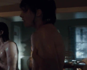 Mackenzie Davis Nip Slip In Freaks Of Nature - Film nackt