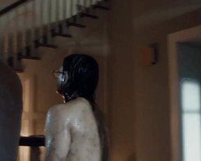 Mackenzie Davis Nip Slip In Freaks Of Nature - Film nackt