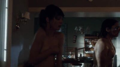 Mackenzie Davis Nip Slip In Freaks Of Nature - Film nackt