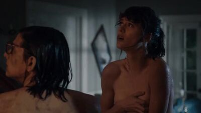 Mackenzie Davis Nip Slip In Freaks Of Nature - Film nackt