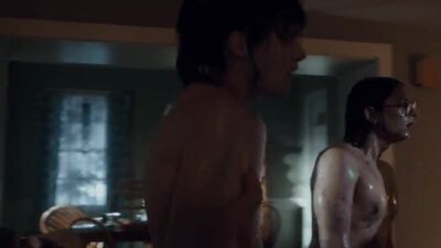 Mackenzie Davis Nip Slip In Freaks Of Nature - Film nackt