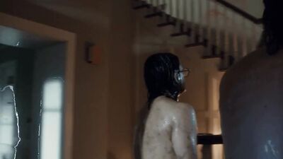 Mackenzie Davis Nip Slip In Freaks Of Nature - Film nackt