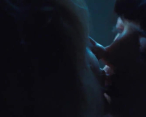 Emma Stone  Andrea Riseborough Kissing In Battle Of The Sexes - Film nackt