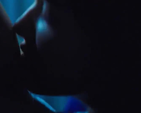 Emma Stone  Andrea Riseborough Kissing In Battle Of The Sexes - Film nackt