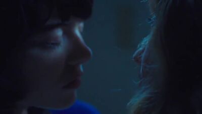 Emma Stone  Andrea Riseborough Kissing In Battle Of The Sexes - Film nackt