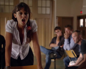 Frankie Shaw Shaking The Plot Of Blue Mountain State - Film nackt