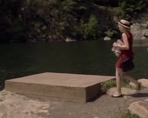 Juno Temple, Julia Garner - One Percent More Humid - Film nackt