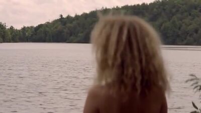 Juno Temple, Julia Garner - One Percent More Humid - Film nackt