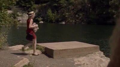 Juno Temple, Julia Garner - One Percent More Humid - Film nackt