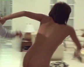 Elisabeth Margoni - Le Professionnel - Film nackt