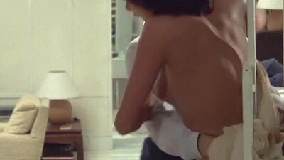 Elisabeth Margoni - Le Professionnel - Film nackt