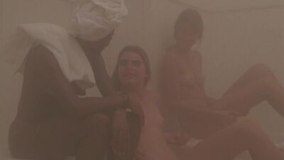 Young Mariel Hemingway And Friends Sauna Plot From Personal Best - Film nackt