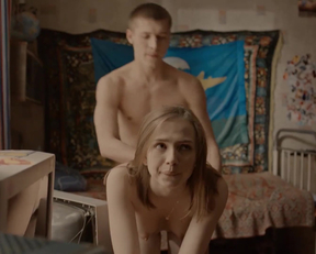 Yana Enzhaeva's Doggy Style Plot In Besstydniki S01E09 - Film nackt