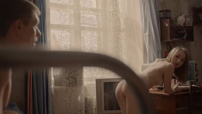 Yana Enzhaeva's Doggy Style Plot In Besstydniki S01E09 - Film nackt