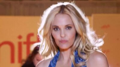 Leslie Bibb In 'Salem Rogers' - Film nackt