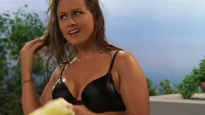 Christine Taylor Bikini Plot On Friends - Film nackt