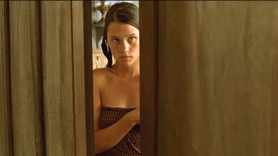 Astrid Berges-Frisbey - The Sea Wall - Film nackt