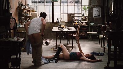 Anne Hathaway nude – Love and Other Drugs (2010)