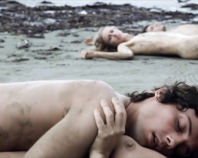 Juliane Elting, Morena Nascimento - Ventura (2012)