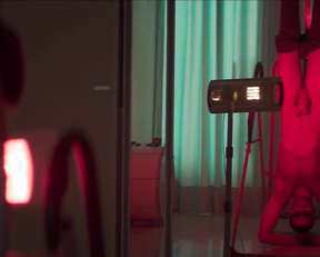 Dira Paes naked - Divino Amor (2019)