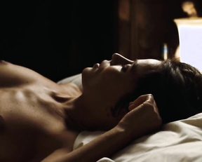 Elena Anaya, Natasha Yarovenko - Room in Rome (2010)