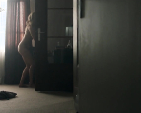 Lisa Maria Potthoff naked - Carneval (2018)