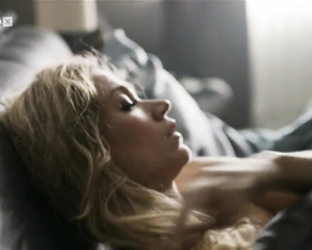 Lisa Maria Potthoff naked - Carneval (2018)