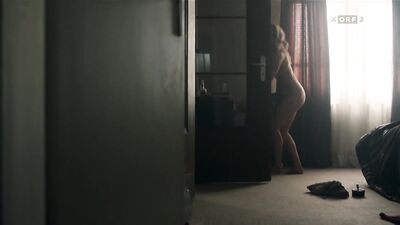 Lisa Maria Potthoff naked - Carneval (2018)