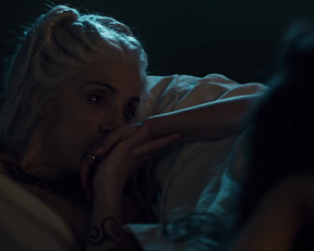 Lucrezia Guidone, Manuela Mandracchia - Luna Nera s01e02 (2020)