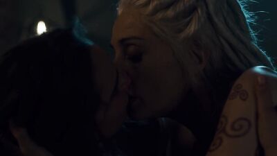 Lucrezia Guidone, Manuela Mandracchia - Luna Nera s01e02 (2020)