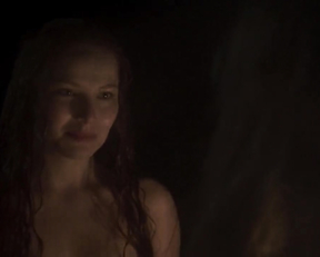 Devrim Lingnau naked - Carmilla (2019)