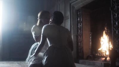 Devrim Lingnau naked - Carmilla (2019)