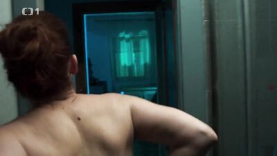 Anna Fixova nude - Vysoka hra s01e02 (2020)