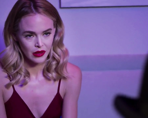 Isabelle Chester, Yasmin Lee, Natasha Blasick - Loves Me, Loves Me Not (2019)