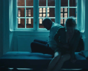 Marie Bach Hansen sex scene - En flirt (2019)