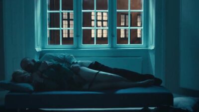 Marie Bach Hansen sex scene - En flirt (2019)