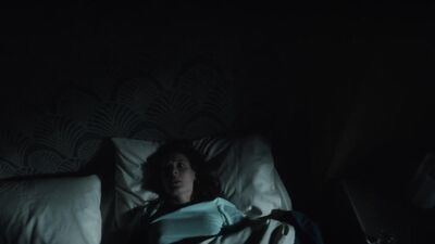 Josefin Asplund topless - Sanctuary s01e03e06 (2019)