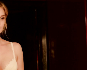 Emilie Piponnier naked - Alice (2019)