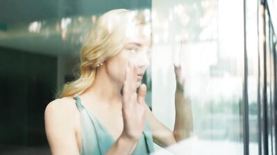Alyona Mikhailova nude - Lyubi ikh vsekh (2019)